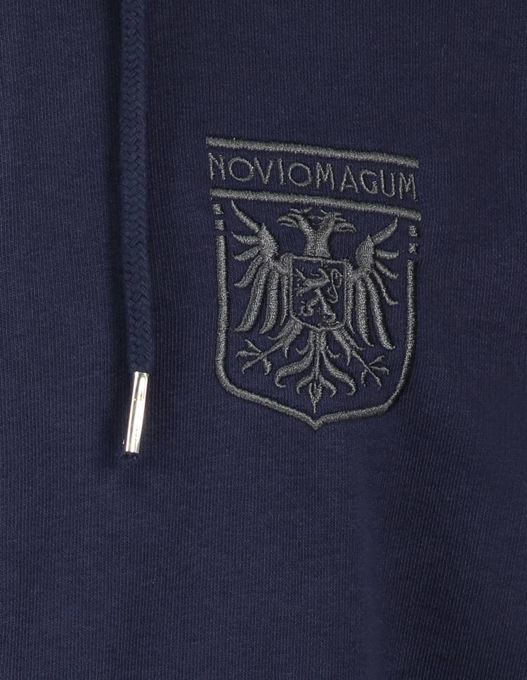 Navy vest met het Noviomagum wapen in het zwart